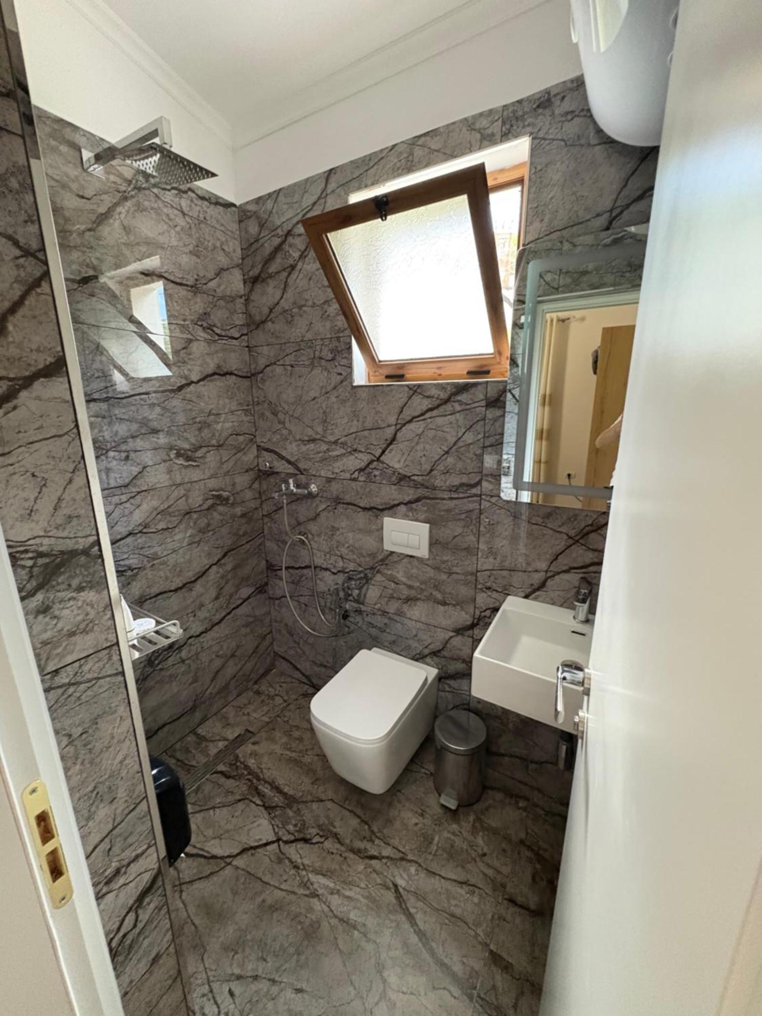 Salillari Guest House Μπεράτ Εξωτερικό φωτογραφία